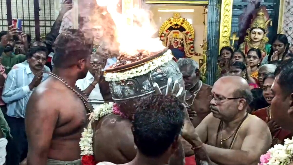 மயிலாடுதுறை கள்ளக்குறிச்சி ஸ்ரீ மகா மாரியம்மன் ஆலயத்தில் அக்னி கொப்பரை திருவிழா