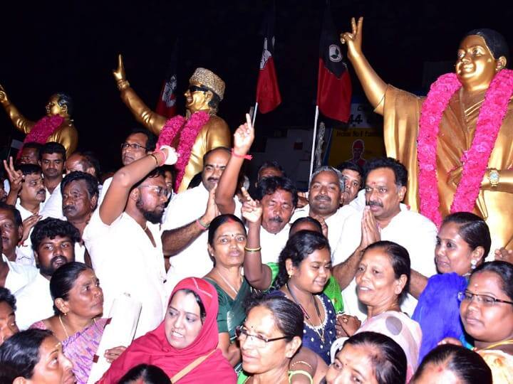 karur Ex minister MR Vijayabaskar including 450 people case நேற்றுதான் ஜாமினில் வெளியே வந்தார்! அதுக்குள்ள மீண்டும் சிறையா? - எம்.ஆர்.விஜயபாஸ்கருக்கு புது சிக்கல்!
