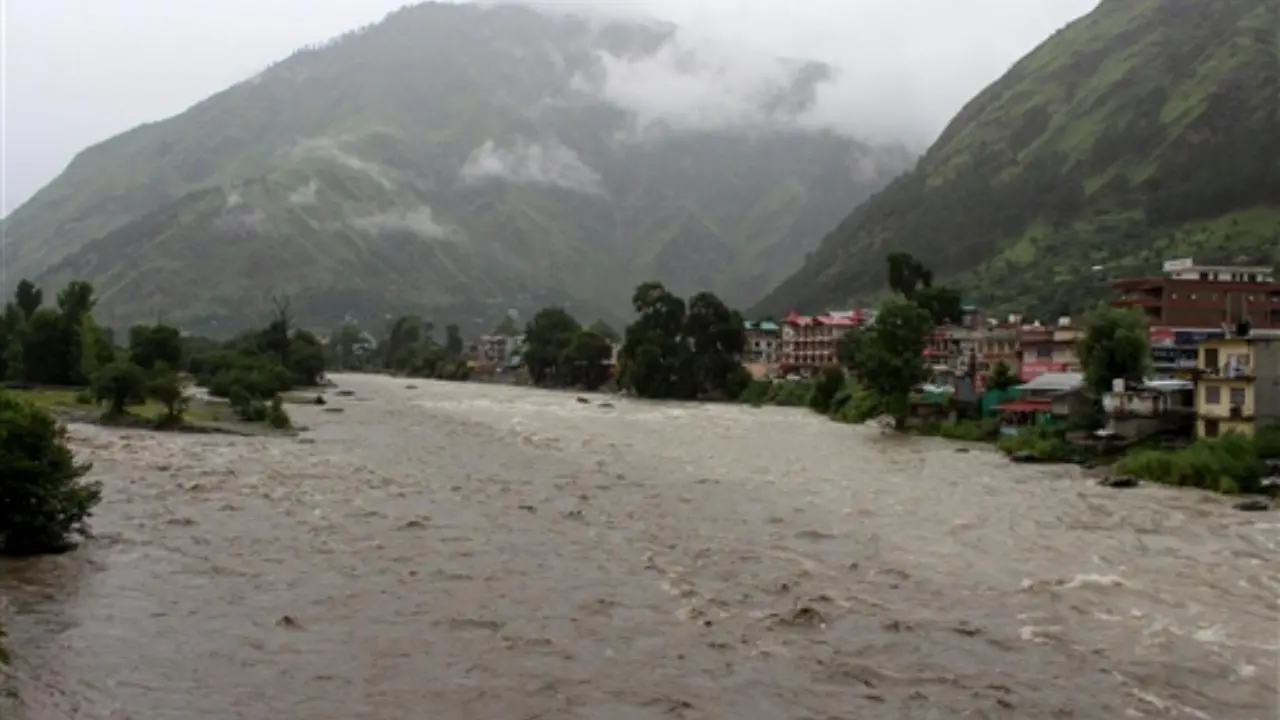 Beas Water Level: ਹਿਮਾਚਲ 'ਚ ਭਾਰੀ ਬਰਸਾਤ, ਪੰਜਾਬ 'ਚ ਬਣ ਸਕਦਾ ਹੜ੍ਹਾਂ ਦਾ ਖ਼ਤਰਾ, ਬਿਆਸ ਦਰਿਆ 'ਚ ਪਾਣੀ ਦਾ ਪੱਧਰ ਵਧਿਆ