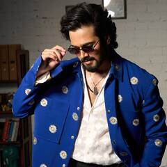 कभी कैफे में परफॉर्म करके कमाते था 5 हजार, आज वीडियोज के दम पर ये यूट्यूबर बना 122 करोड़ का मालिक, पहचाना?