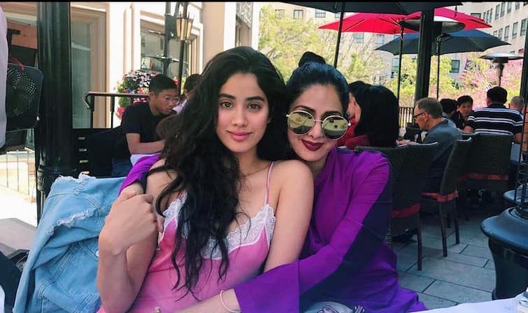 janhvi kapoor never cut her hair for any movie said during dhadak my mother sridevi yelled at me किसी भी रोल के लिए अपने बाल नहीं काटेंगी श्रीदेवी की बेटी Janhvi Kapoor, बोलीं- धड़क के वक्त मम्मी ने बहुत डांटा था