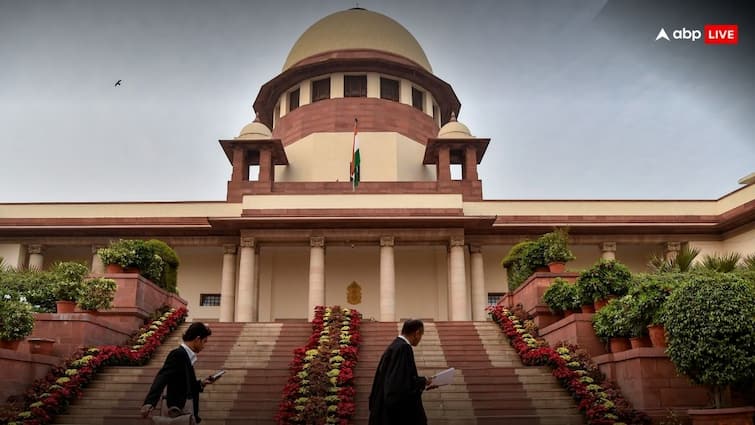 SC ST Reservation Verdict Supreme Court order on Quota with in Quota what CJI Chandrachud Justice Gavai bench said read complete order SC/ST में कोटे में कोटा को मंजूरी देने वाली CJI चंद्रचूड़ की बेंच में एक दलित जज भी, जानें अपने आदेश में क्या बोले