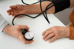 Blood Pressure: रोज सुबह दिखें ये लक्षण तो समझ जाएं हो गई है ब्लड प्रेशर की समस्या, ऐसे करें कंट्रोल