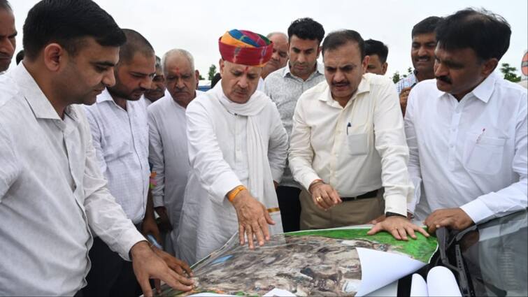 Union Minister Rao Inderjit Singh visits Bandhwari Landfill Gurugram ann Bandhwari Landfill Gurugram: बंधवारी लैंडफिल साइट का निरीक्षण करने पहुंचे राव इंद्रजीत सिंह, अधिकारियों को दिए ये निर्देश