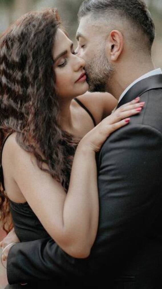 रूमर्ड गर्लफ्रेंड संग रोमांस करते दिखे दलजीत कौर के एक्स-हस्बैंड, वायरल हुईं फोटोज