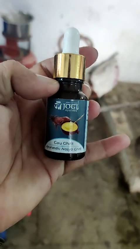 અત્રે ઉલ્લેખીય છે કે, ખોરાક અને ઔષધ નિયમન તંત્રના અધિકારીઓએ તાજેતરમાં ગાંધીનગર ખાતે વગર લાયસન્સે સ્પુરીયસ એલોપેથીક દવાનું ઉત્પાદન કરતી ડુપ્લીકેટ ફેક્ટરી મે. હેલ્થકેર અને સુરત ખાતે કોસ્મેટીકની આડમાં એલોપેથીક દવા ઓનલાઇન એમેઝોનના માધ્યમથી બનાવટી દવા વેચાણ કરતી ફેક્ટરી પકડી પાડી હતી.