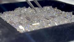 હીરા ઉદ્યોગમાં વર્ષ 2008 કરતાં પણ ઘેરી મંદીના એંધાણ, હોંગકોંગમાં ગુજરાતીઓની 60 ઓફિસને તાળા લાગ્યા