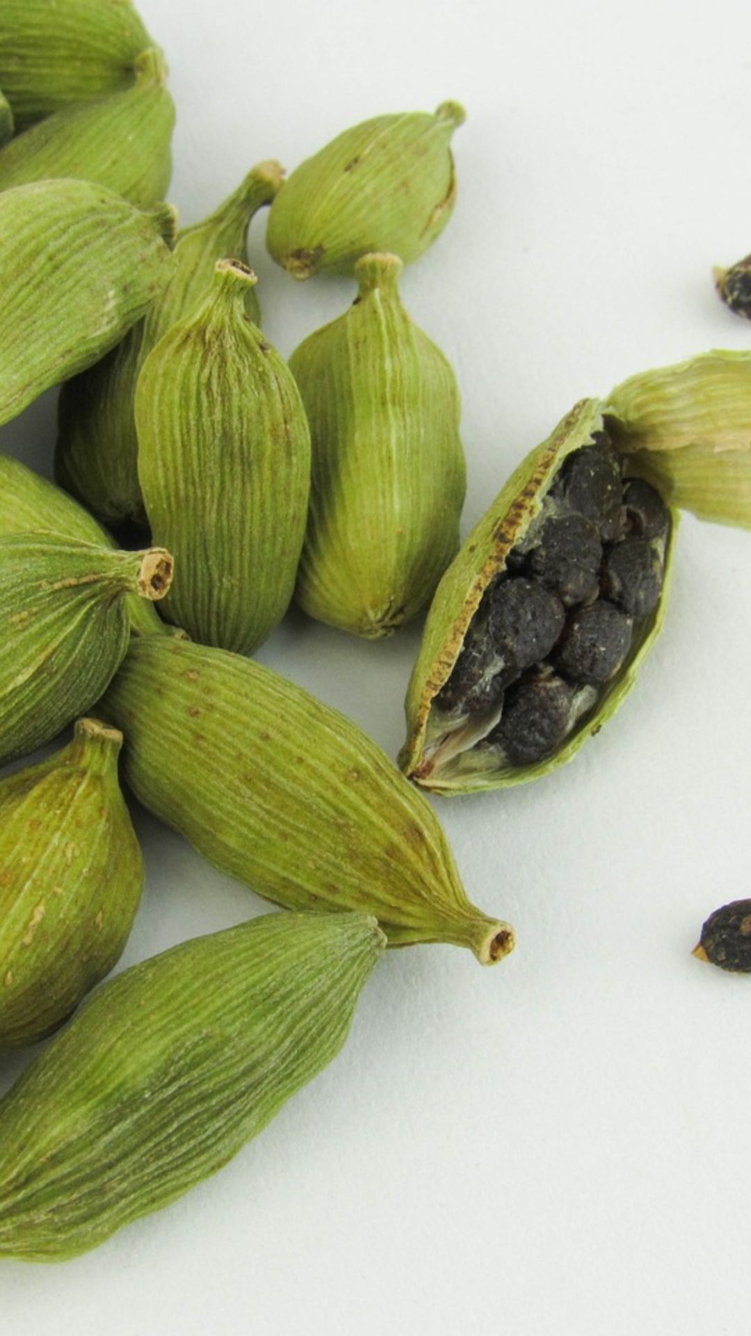 பண பிரச்சினைகளை போக்க ஏலக்காய் ஒன்றே போதும்!