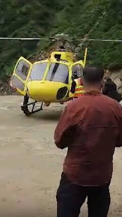 Kedarnath: कुदरती आफत में फंसे लोगों को हेलीकॉप्टर से बचाया गया | ABP Shorts