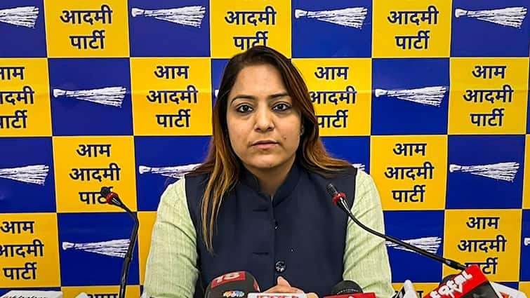 Delhi Mayor Shelly Oberoi announces  MCD made four library name of students  who died preparing IAS exam  '​दिल्ली में IAS की तैयारी करने वाले जिन छात्रों की हुई मौत, उनके...', शैली ओबेरॉय का बड़ा ऐलान