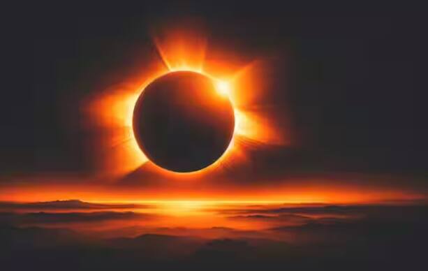 ਇਹ ਸਾਲ ਇਸ ਲਈ ਵੀ ਖਾਸ ਹੈ ਕਿਉਂਕਿ ਇਸ ਸਾਲ ਦੋ ਸੂਰਜ ਗ੍ਰਹਿਣ ਲੱਗਣ ਦੀ ਸੰਭਾਵਨਾ ਹੈ, ਜਿਨ੍ਹਾਂ ਵਿੱਚੋਂ ਇੱਕ 8 ਅਪ੍ਰੈਲ ਨੂੰ ਹੋ ਚੁੱਕਿਆ ਹੈ। ਮੈਕਸੀਕੋ, ਅਮਰੀਕਾ ਅਤੇ ਕੈਨੇਡਾ ਵਿੱਚ ਦਿਖਾਈ ਦਿੱਤਾ ਸੀ। ਦੂਜਾ ਸੂਰਜ ਗ੍ਰਹਿਣ ਅਕਤੂਬਰ ਮਹੀਨੇ ਵਿੱਚ ਲੱਗਣ ਜਾ ਰਿਹਾ ਹੈ।