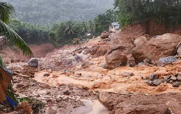 કેરળના વાયનાડમાં 30મી જૂલાઈની સવાર કુદરતે એવો વિનાશ વેર્યો કે સેંકડો લોકોએ જીવ ગુમાવ્યો છે. ભારે વરસાદ બાદ થયેલા ભૂસ્ખલનમાં ઘણા પરિવારો વેરવિખેર થઈ ગયા હતા અને ઘણા લોકો હજુ પણ ગુમ છે. એરફોર્સથી લઈને NDRF, SDRF, આર્મી અને પોલીસ સહિતની ઘણી ટીમો રાહત કાર્યમાં લાગેલી છે. આ બધાની વચ્ચે સાઉથના ફિલ્મ સ્ટાર્સે રાહત અને બચાવ કાર્ય માટે મોટી રકમ દાન કરી છે.