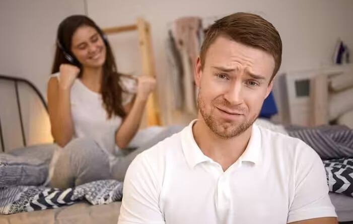 ઘણી વખત એવું બને છે કે મહિલાઓ પોતાના પતિથી કેટલીક નાની-નાની વાતો છૂપાવવા લાગે છે. આવી પરિસ્થિતિઓમાં પતિ ઘણીવાર સમજી શકતા નથી.