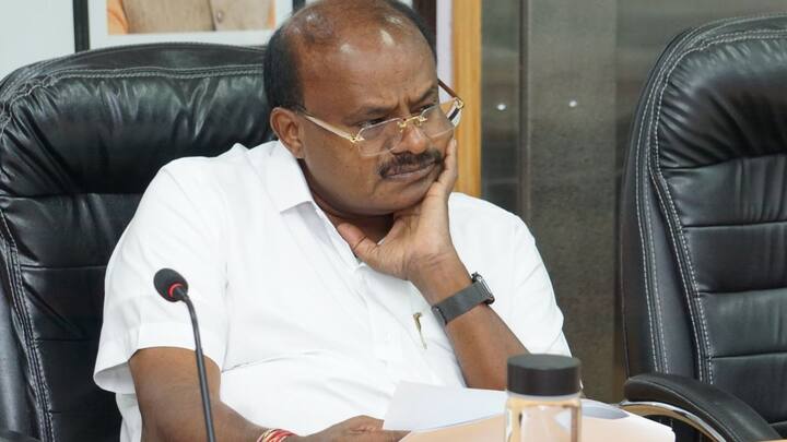 भारतीय जनता पार्टी की सरकार इस बार कई पार्टियों पर निर्भर है, जिसमें से एक जनता दल सेक्युलर भी है. भाजपा से नाराज होने वाली पहले पार्टी जीडीएस बन गई.