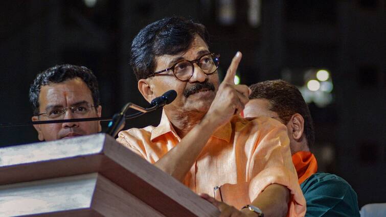 Sanjay Raut Serious accusation We can be attacked with Rahul Gandhi also criticizes PM Narendra Modi and Amit Shah Marathi News Sanjay Raut : परदेशी भूमीवर कट रचला जातोय, राहुल गांधींसह आमच्यावर हल्ला होऊ शकतो; संजय राऊतांचा गंभीर आरोप