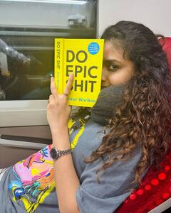 Keerthy Suresh Photos : கண்ணாடி முன் க்யூட் செல்ஃபி... நடிகை கீர்த்தி சுரேஷின் க்ளிக்ஸ்!