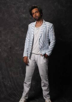 पिता बनाना चाहते थे IAS बन गया एक्टर, आज कॉमेडी से ही नहीं विलेन बन कर भी दिल जीत रहा ये अभिनेता