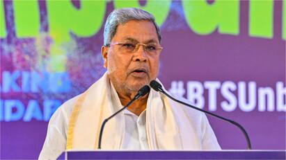 Karnataka CM Siddaramaiah Criticises Governor For Show Cause Notice Puppet Of Centre & BJP JD(S) Alliance Puppet Of Centre & BJP-JD(S) Alliance: Karnataka CM Siddaramaiah Criticises Governor For Show Cause Notice