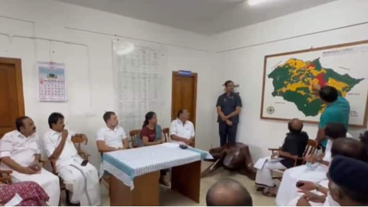 Wayanad Landslides Rahul Gandhi Meeting Panchayat Leaders  Congress To Build 100 Plus Houses Meppadi Chooralmala Wayanad Landslides: 'Congress To Build 100 Plus Houses,' Says Rahul Gandhi After Meeting Panchayat Leaders