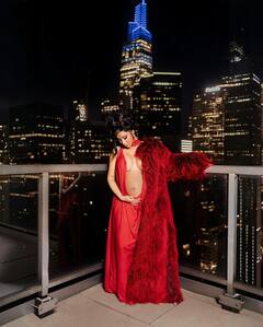 पति को तलाक देने के एक दिन बाद ही प्रेग्नेंसी का ऐलान, बेबी बंप देखकर फैंस चौंके