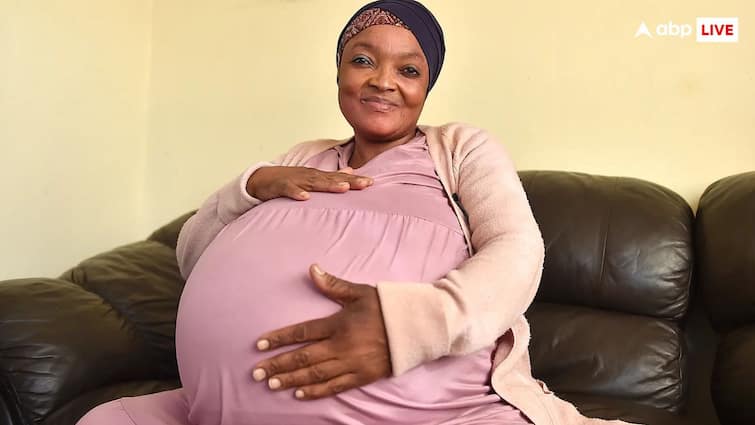 south african woman gives birth to record 10 babies at once gosiame thamara sithole world record facts एक साथ इतने बच्चे पैदा करने का है वर्ल्ड रिकॉर्ड, सुनकर यकीन नहीं कर पाएंगे आप