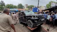 Photos: गुरुग्राम में कांवड़ियों के दो गुटों में जमकर चले लाठी-डंडे, गाड़ियों को भी बनाया निशाना