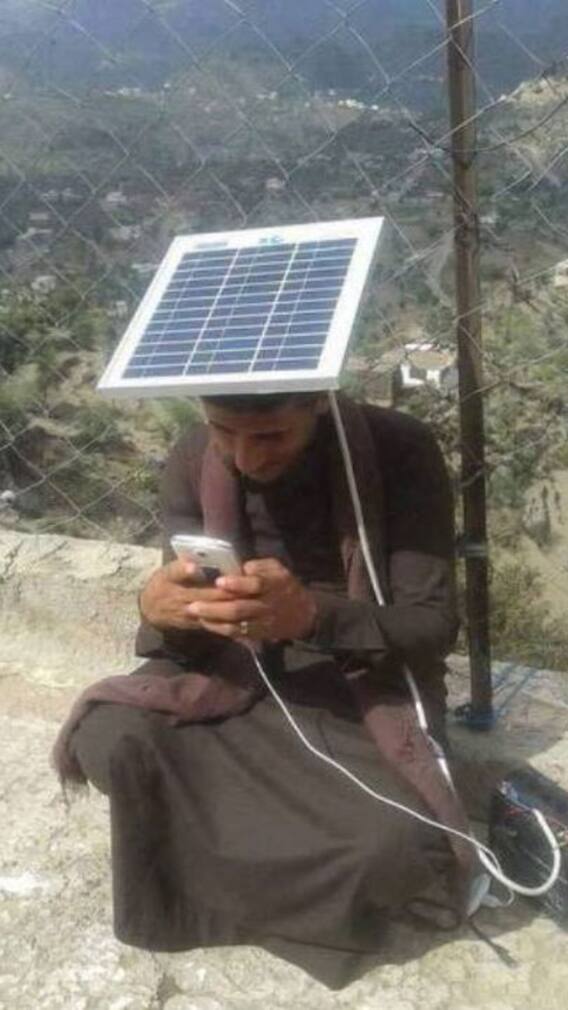 Tech Memes Aren't Funny? Here Are The 'Blue Pills' For Your Laughter