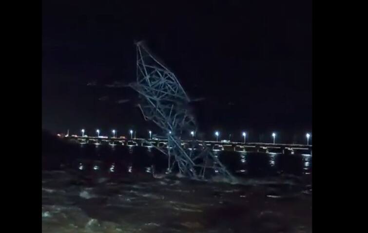 Trichy news high voltage power towers collapsed in Kollidam river - TNN நள்ளிரவில் நடந்த பரபரப்பு.... கொள்ளிடம் ஆற்றில்  சரிந்து விழுந்த உயர் மின் கோபுரம்