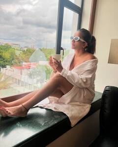 Monalisa Pics: होटल के कमरे में बाथरोब पहन मोनालिसा ने दिए सिजलिंग पोज, कातिलाना अदाओं ने बढ़ाया इंटरनेट का पारा