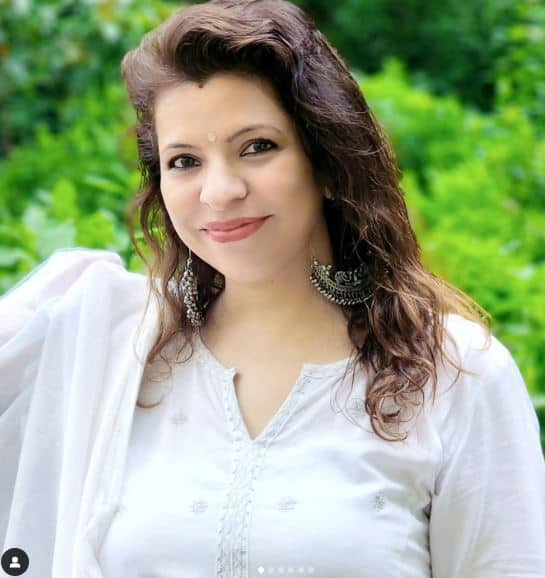 'तारक मेहता' की रोशन भाभी यानी जेनिफर मिस्त्री ने शो के प्रोड्यूसर असित मोदी पर गंभीर आरोप लगाए थे. इसीलिए जेनिफर मिस्त्री ने 15 साल बाद शो को छोड़ने का फैसला कर लिया था. हालांकि मिसेज सोढ़ी के किरदार में जेनिफर मिस्त्री छा गई थीं, जिन्हें फैंस ने काफी पसंद किया था और आज भी दर्शक उन्हें देखने के लिए तरसते हैं.