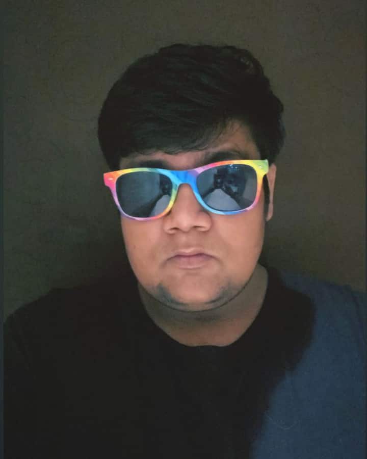 वहीं कुछ दिन पहले ही शो में 'गोली' का रोल निभाने वाले एक्टर कुश शाह ने शो को अलविदा कह दिया है. कुश शाह शो से विदा लेते हुए भावुक हो गए. उन्होंने आगे कहा कि, 'मुझे इस शो में 16 साल पूरे हो गए हैं और इस 16 साल की जो जर्नी थी वो बहुत खूबसूरत थी. शो के कई कलाकारों ने उनके जाने पर दुख जताया था. फैंस भी एक्टर के शो छोड़ने की खबर सुनकर काफी दुखी हो गए थे.