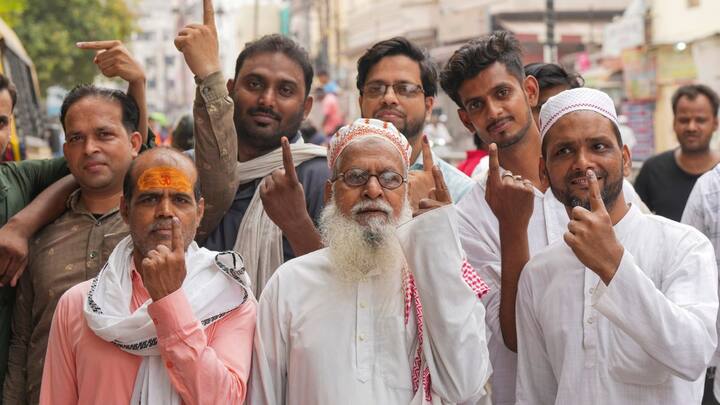 जम्मू कश्मीर में लंबे समय से विधानसभा चुनाव कराने की मांग हो रही है, लेकिन अब यह सब्र खत्म होने वाला है. जल्द ही विधानसभा चुनाव हो सकते हैं और इसके संकेत भी मिल रहे हैं.