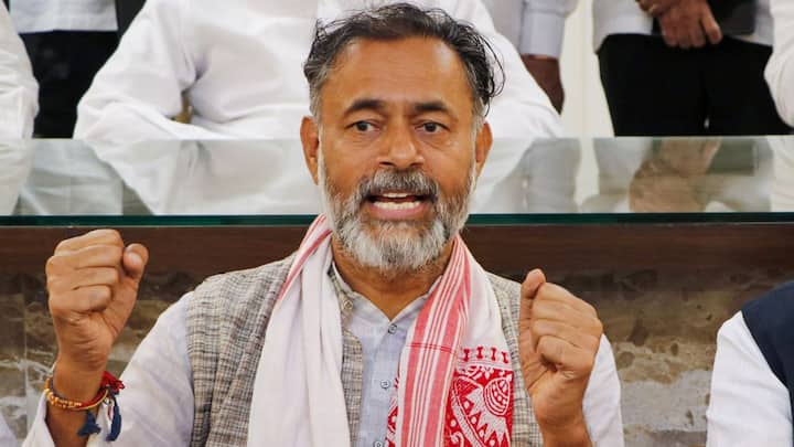 योगेंद्र यादव ने कहा कि एक मॉडर्न और सेंसिबल व्यक्ति होते हुए मैं चाहता हूं की जातीय जनगणना हो. उन्होंने कहा कि यह कोई बड़ी बात नहीं है पूरे देश में होने वाली जातीय जनगणना की लिस्ट में केवल एक कॉलम को जोड़ देगा, इसमें ना कोई लागत होगी ना ही कोई प्रयास की जरूरत.