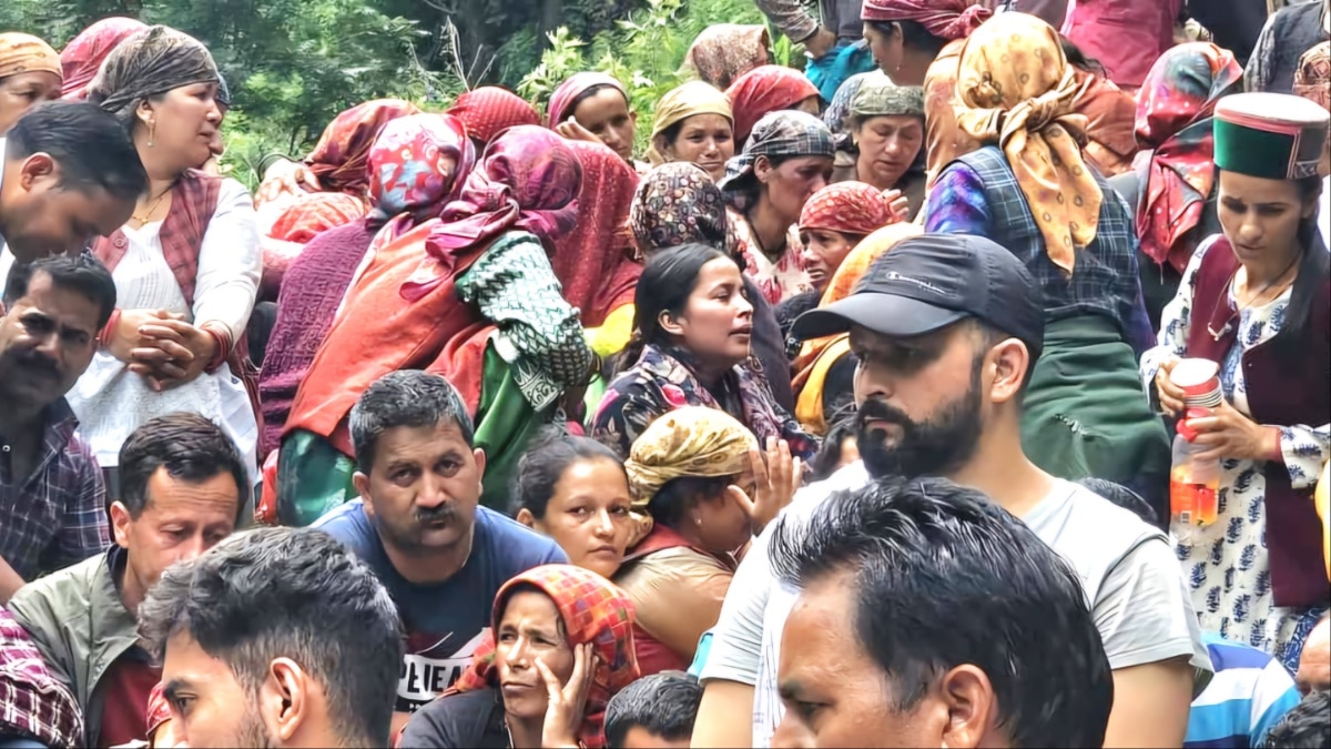 Himachal Cloudburst: रामपुर में बादल फटने के बाद टनल में फंसे लोगों का रेस्क्यू, भयानक रात की सुनाई आपबीती