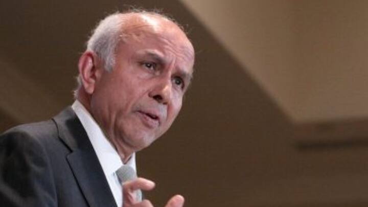 প্রেম জানিয়েছেন, পকেটে মাত্র ৬৪ টাকা নিয়ে কানাডা পৌঁছন তিনি। পড়াশোনার খরচ চালাতে দোকানে চিমনি বিক্রি করেছেন। এর পর একটি বিমা সংস্থায় চাকরি পান। সেখান থেকে নিজের সংস্থা প্রতিষ্ঠা করেন। কানাডার একের পর এক বিমা সংস্থা কিনে নেন তিনি।