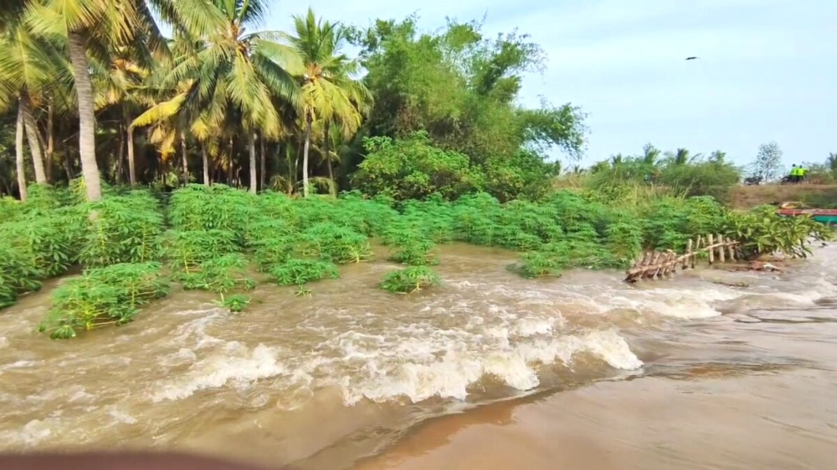 தண்ணீரில் தத்தளிக்கும் திட்டு, படுகை கிராமங்கள் - போக்குவரத்து துண்டிப்பு...!