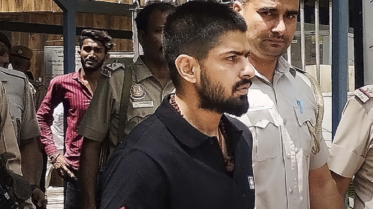 Bihar Police announced reward for information on Lawrence Bishnoi three  absconding Gopalganj henchmen ann | Bihar News: गैंगेस्टर लॉरेंस बिश्नोई के फरार  तीन गुर्गों की सूचना देने पर इनाम ...