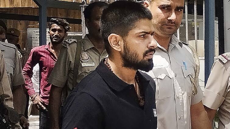 Bihar Police announced reward for information on Lawrence Bishnoi three absconding Gopalganj henchmen ann Bihar News: गैंगेस्टर लॉरेंस बिश्नोई के फरार तीन गुर्गों की सूचना देने पर इनाम, बिहार पुलिस ने किया ऐलान