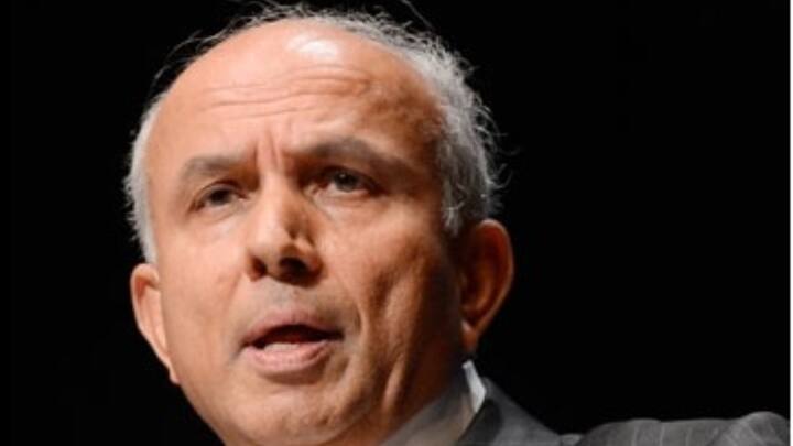 বর্তমানে প্রেম ওয়াতসার মোট সম্পত্তির পরিমাণ ১৪ হাজার ১৭১ কোটি টাকা। তাঁকে কানাডার ওয়ারেন বাফেও বলা হয়।