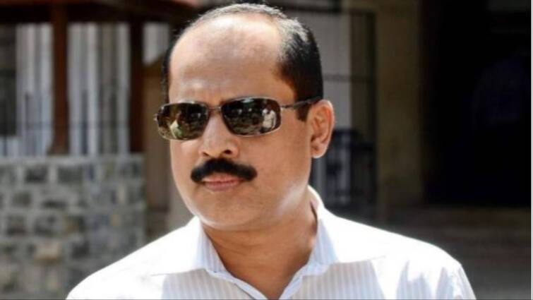 sachin waze allegations against Anil deshmukh Devendra Fadnavis सचिन वाजे ने अनिल देशमुख पर लगाया PA के जरिए पैसे लेने का आरोप, देवेंद्र फडणवीस को लेकर कही ये बात