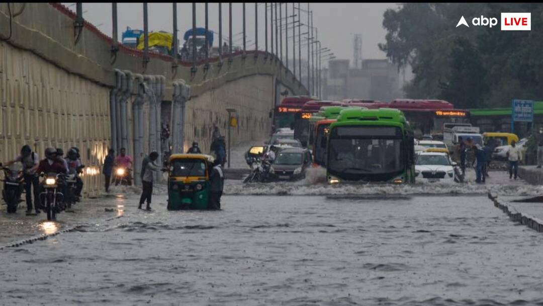 जरा-सी बारिश में हर साल 'टापू' क्यों बन जाता है ITO, इतने साल पुराना है ड्रेनेज सिस्टम Delhi ncr weather why delhi flooding every year in monsoon know delhi drainage system facts जरा-सी बारिश में हर साल 'टापू' क्यों बन जाता है ITO, इतने साल पुराना है ड्रेनेज सिस्टम
