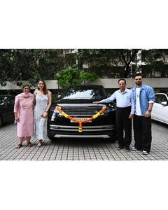 राहुल वैद्य-दिशा परमार ने खरीदी 2 करोड़ की लग्जरी कार, तस्वीरें शेयर कर बोले - ‘बेटी का आशीर्वाद है’