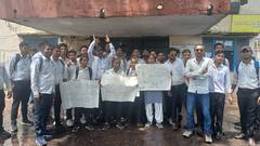 राजा महेंद्र प्रताप विश्वद्यालय के छात्रों का जबरदस्त प्रदर्शन, VC पर लगाए घूसखोरी के आरोप