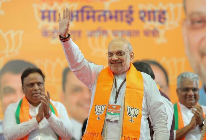 इससे पहले गृह मंत्री अमित शाह ने 21 जुलाई को पुणे का दौरा कर राज्य में होने वाले विधानचुनाव का बिगुल फूंक दिया था. यहां उद्धव ठाकरे पर हमला बोलते हुए उन्हें औरंगजेब फैन क्लब का नेता बताया था.