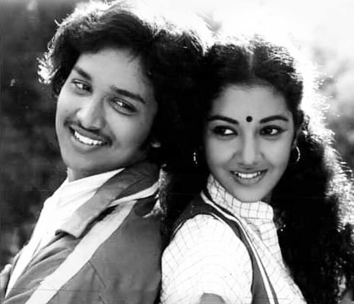 1981 ஆம் ஆண்டு சந்தான பாரதி மற்றும் பி வாசு இயக்கத்தில் வெளிவந்த வந்த படம் பன்னீர் புஷ்பங்கள்.