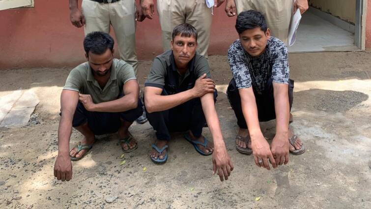 Gurugram Police arrested three accused in case of theft of brass idol bike and cutter also recovered ann गुरुग्राम में पीतल की मूर्ति चोरी करने के मामले में 3 गिरफ्तार, बाइक के साथ ये सामान बरामद