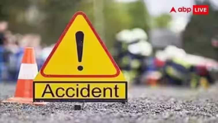 Rajasthan Road Accident SUV overturned while trying to save cow in Baran four People dead and 5 injured ANN Rajasthan Accident: बारां में भीषण सड़क हादसा, गाय को बचाने के चक्कर में पलटी SUV, चार की मौत, 5 लोग घायल