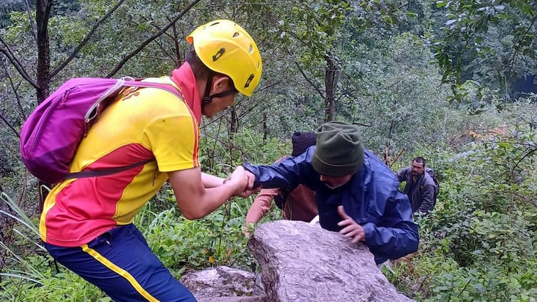 Over 9,000 Rescued From Kedarnath Yatra Route Amid Heavy Rains, CM Dhami Emphasises Passenger S