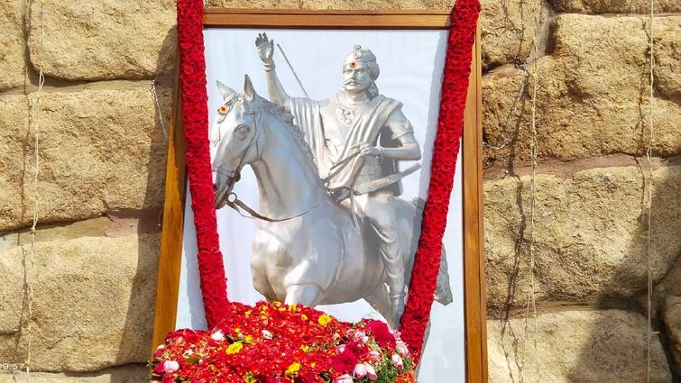 Salem news dheeran chinnamalai remembered on his 219th death anniversary - TNN Dheeran Chinnamalai : இறுதி மூச்சு வரை வெள்ளையர்களுக்கு அடிபணியாமல் போரிட்ட மாவீரர்... யார் இந்த தீரன் சின்னமலை?