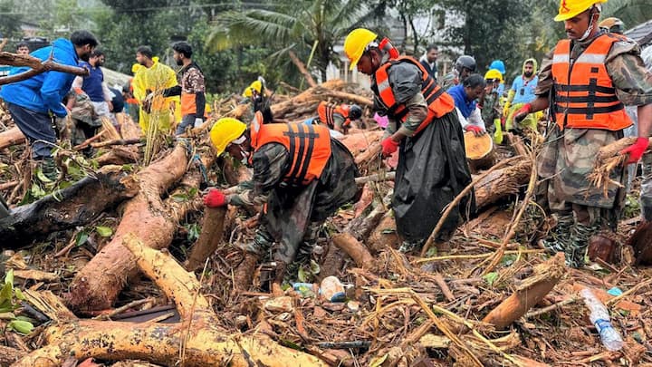ওয়েনাডে রাজ্যের ২৪২ জন পরিযায়ী শ্রমিক আটকে। রাজ্য যোগাযোগ কর‍তে পেরেছে ১৫৫ জনের সঙ্গে।